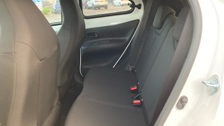 Toyota Aygo X 1.0 VVT-i Edge 5dr Petrol Hatchback